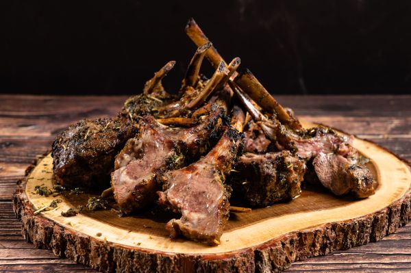 Elevate Your Dinner: Mastering a Rosemary-Infused Braised Lamb Shank with Red Wine