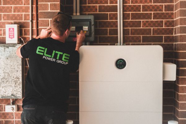 Maximizing Home Battery Storage: A Guide to Enhancing Renewable Energy Efficiency in UK Residences